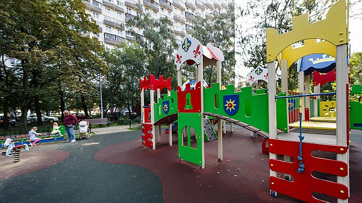 Федеральный контроль за детскими площадками попросили сохранить